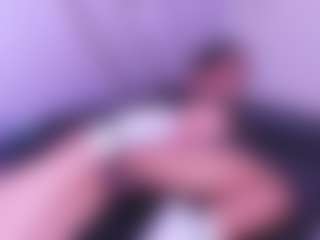 Live cam show with andrea-jones11 - Public on AdultVida.com