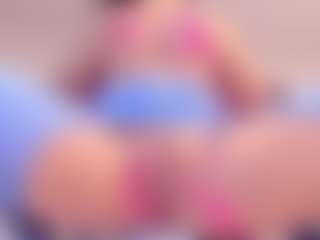 Live cam show with Yiovanna19 - Squirt on Camsoda
