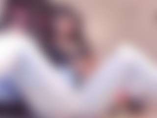 Live cam show with Yiovanna19 - Teen (18+) on AdultVida.com