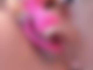 Yiovanna19's Live Sex Cam Show