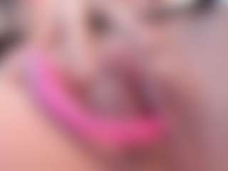 Yiovanna19's Live Sex Cam Show