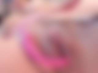 Yiovanna19's Live Sex Cam Show