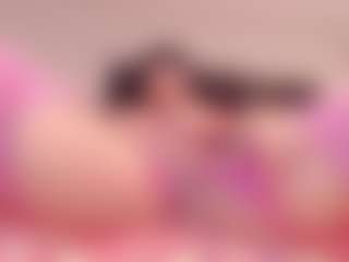 Live cam show with Yiovanna19 - Tongue on Pornisteam.com