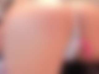 Yiovanna19's Live Sex Cam Show