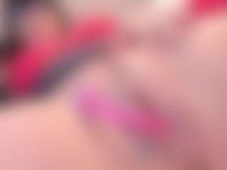 Live cam show with Yiovanna19 - Rub on Milfs Live