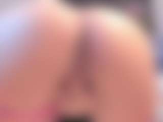 Live cam show with Yiovanna19 - Bikini on TeamSkeetLive