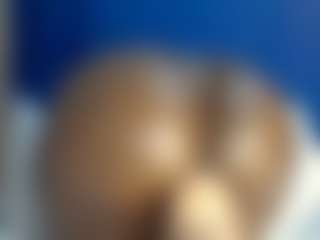 Live cam show with BUSTY-BEE - Amateur on Gym Cam Girls