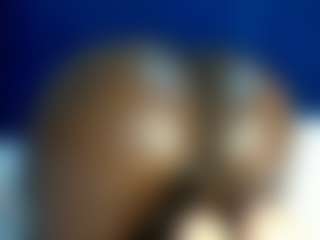 Live cam show with BUSTY-BEE - Facial Piercings on Soda Cam