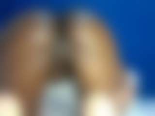 BUSTY-BEE's Live Sex Cam Show