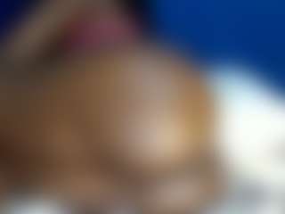 BUSTY-BEE's Live Sex Cam Show