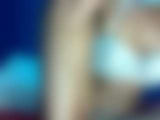 Live cam show with BUSTY-BEE - Black Amateur on xfollow cams