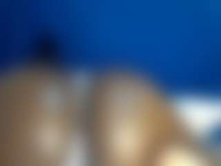 Live cam show with BUSTY-BEE - Ebony Amateur on AdultVida.com