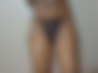 Live cam show with BUSTY-BEE - Ebony Small Tits on googirlz