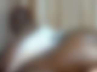BUSTY-BEE's Live Sex Cam Show