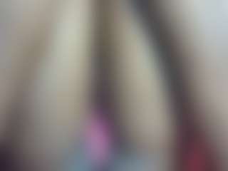 BUSTY-BEE's Live Sex Cam Show