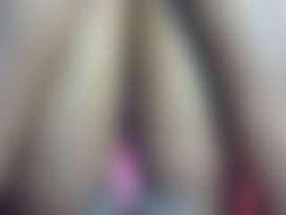 BUSTY-BEE's Live Sex Cam Show