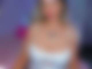 Live cam show with Gabriela Prieto - Strip Curvy on live.xheat.ai