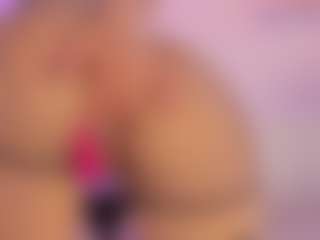 IlianaPhoenix's Live Sex Cam Show