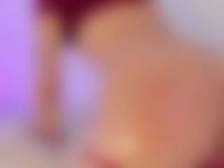 Live cam show with Iliana - Natural on Dolls Live