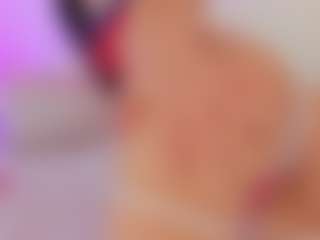 Live cam show with Iliana - Bi on Camsoda