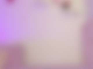 Spettacolo in cam dal vivo con Iliana - Small Tits Teen (18+) su Camsoda