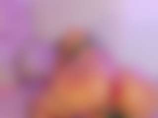 Live cam show with Iliana - Petite on Camsoda