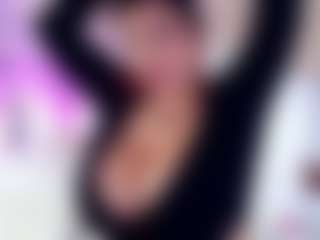 neytirimoon MILF webcam performer live streaming