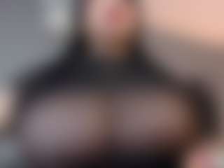 neytirimoon MILF webcam performer live streaming