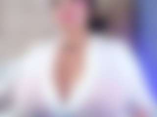 Live cam show with neytirimoon - Red Hair MILF on googirlz