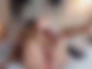 neytirimoon MILF webcam performer live streaming