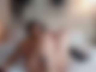 neytirimoon MILF webcam performer live streaming