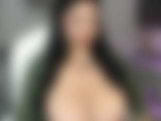 neytirimoon MILF webcam performer live streaming