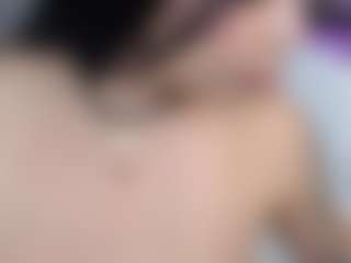 neytirimoon MILF webcam performer live streaming