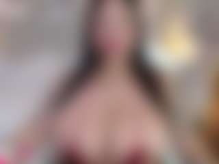 neytirimoon MILF webcam performer live streaming