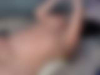 neytirimoon MILF webcam performer live streaming