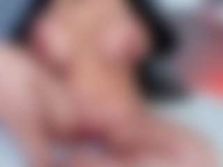 Live cam show with neytirimoon - Shaved Pussy MILF on Lustler