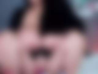 Live cam show with neytirimoon - Shaved Pussy MILF on Latina Girls