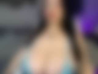 neytirimoon MILF webcam performer live streaming