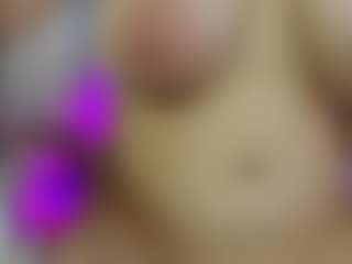 Live cam show with tamara-m - Middle Aged on Dolls Live