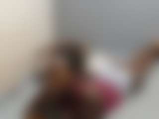 Live cam show with EmilyRiley - Robe on Camsoda