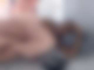 Live cam show with EmilyRiley - Nipple Play on xxxlivecams.org