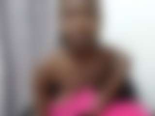 Live cam show with EmilyRiley - Ebony Teen (18+) on livesuperchat.net