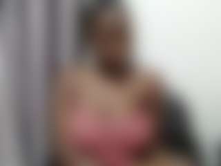 Live cam show with EmilyRiley - Ebony Teen (18+) on MyBangCams