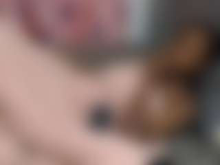 Live cam show with EmilyRiley - Ebony on CamClone | united states