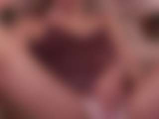 Live cam show with Hetty Satar - Bedroom on Latina Girls