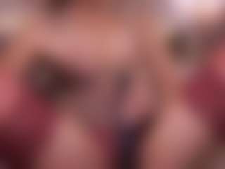 Live cam show with Hetty Satar - Small Tits on AdultVida.com