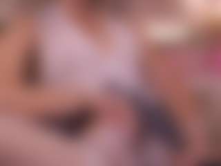 Live cam show with Hetty Satar - Athletic Bedroom on makecum.org