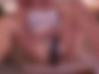 Live cam show with Hetty Satar - Athletic Dildo on Soda Cam