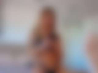 Live cam show with Tracy - Blonde Hair Dildo on Uber Horny