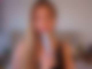 Live cam show with Tracy - Bedroom Blonde Hair on Camiplay Live